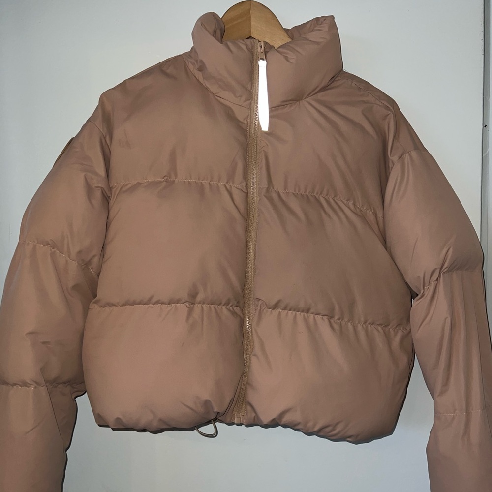 Fabletics Wander Cropped Puffer In Desert